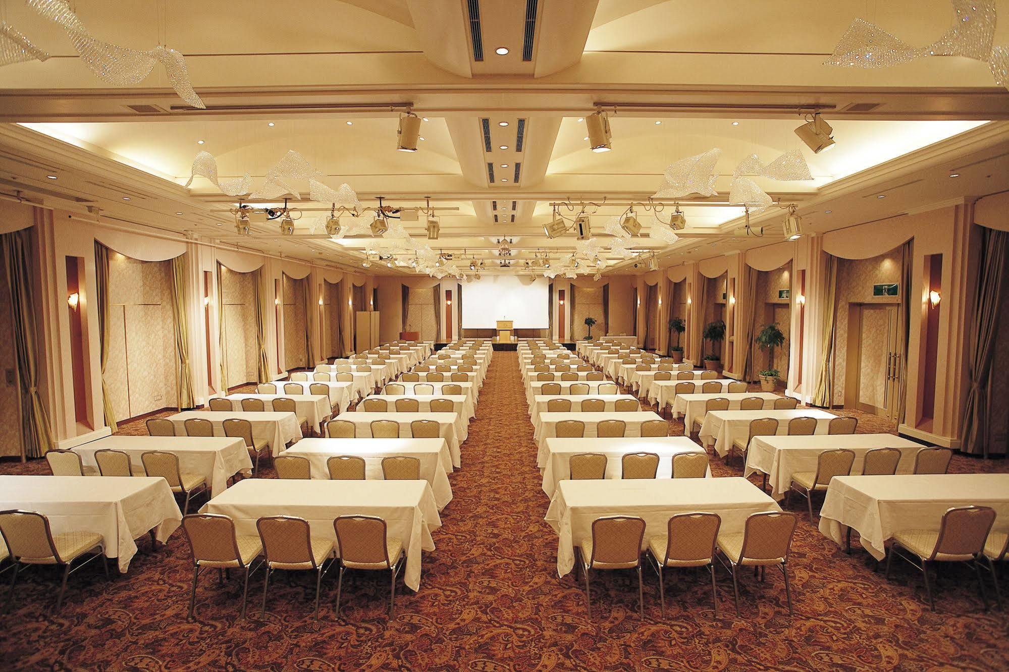 The Crown Palais New Hankyu Kochi Dış mekan fotoğraf